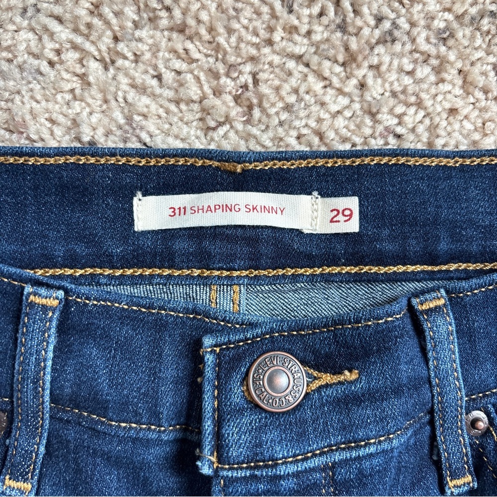 Levi Strauss Co. women’s Dark wash 311 shaping skinny jeans, size 29 - Picture 10 of 11